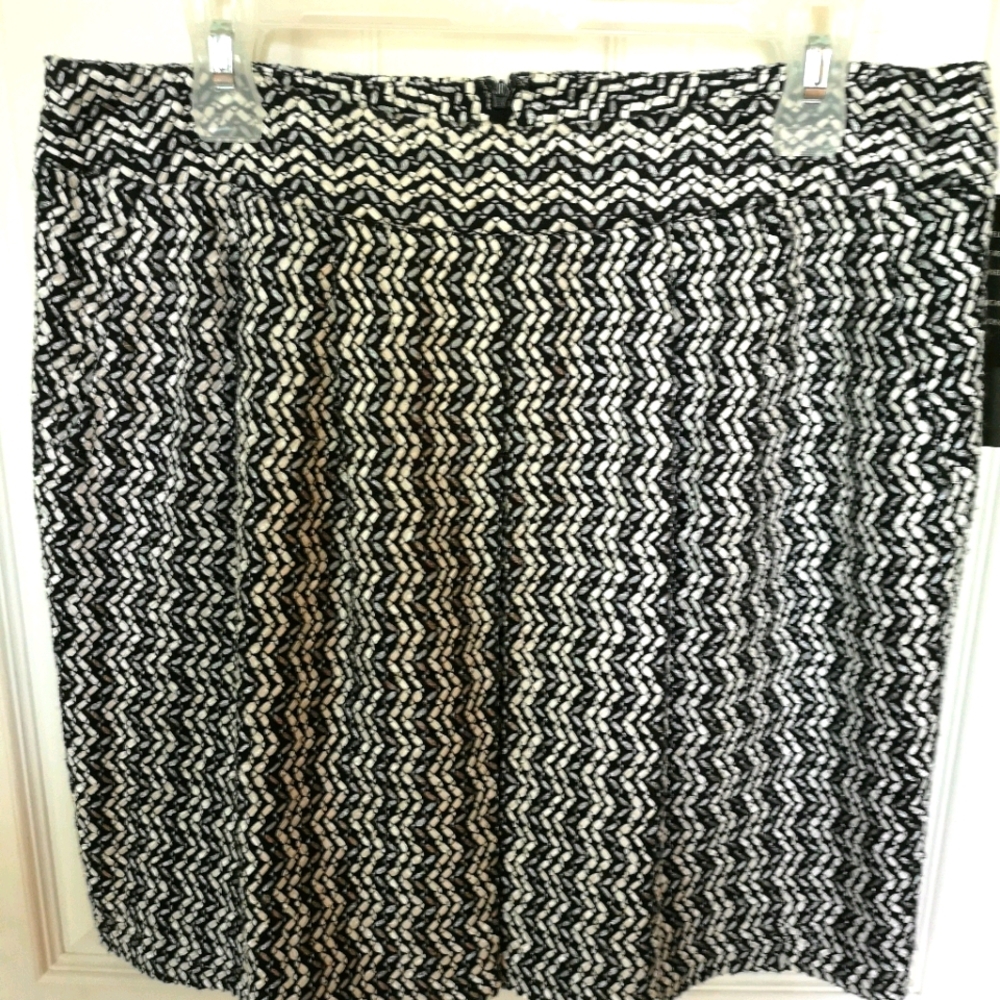 Anne Klein skirt, NWT